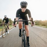 Heute Aero. Morgen All-Road.
Das Specialized Roubaix SL8 ist für beides gemacht.
Mit den tiefen Roval Rapide Laufrädern schneidest du durch den Wind.
38 mm Reifenfreiheit geben dir die Freiheit, jeden Weg zu erkunden.
Ein Bike. Unendliche Möglichkeiten. 🚴‍♂️💨
#RoubaixSL8 #RideBeyond #AllRoadBike #EndurancePerformance #SpecializedBikes