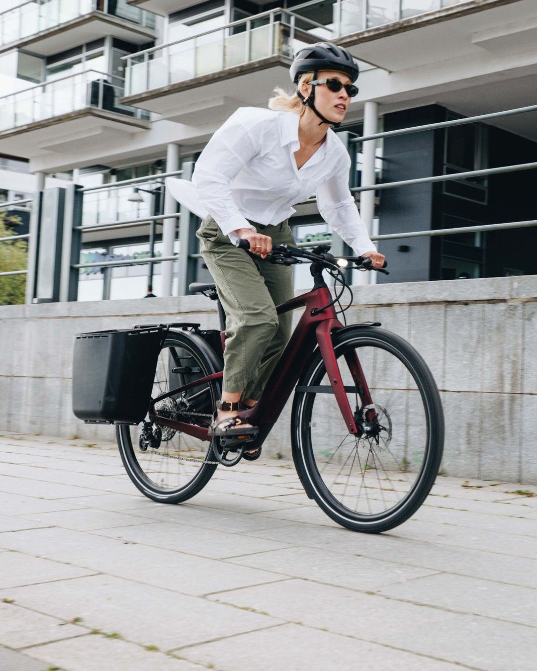 Lass den Berufsverkehr hinter dir und erkunde die Stadt wie nie zuvor! 🚴‍♂️💨
Beschleunige deinen täglichen Ride mit den leistungsstarken @specializedde Turbo Active E-Bikes! 🚀🔋 
Entdecke jetzt dein neues Turbo Active E-Bike bei deinem Specialized Händler Radsport Waldispuhl

#iamspecialized #ebike #ItsYouOnlyFaster